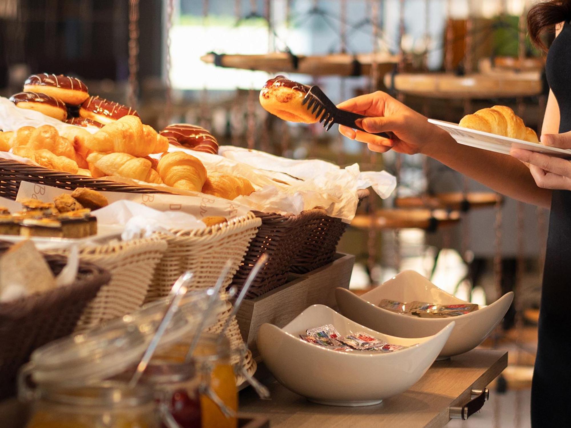 Mercure Bangkok Sukhumvit 24 外观 照片